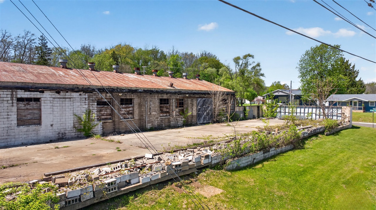 main property photo 42
