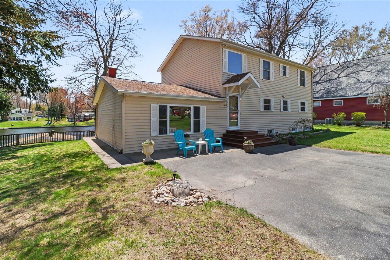 main property photo 5