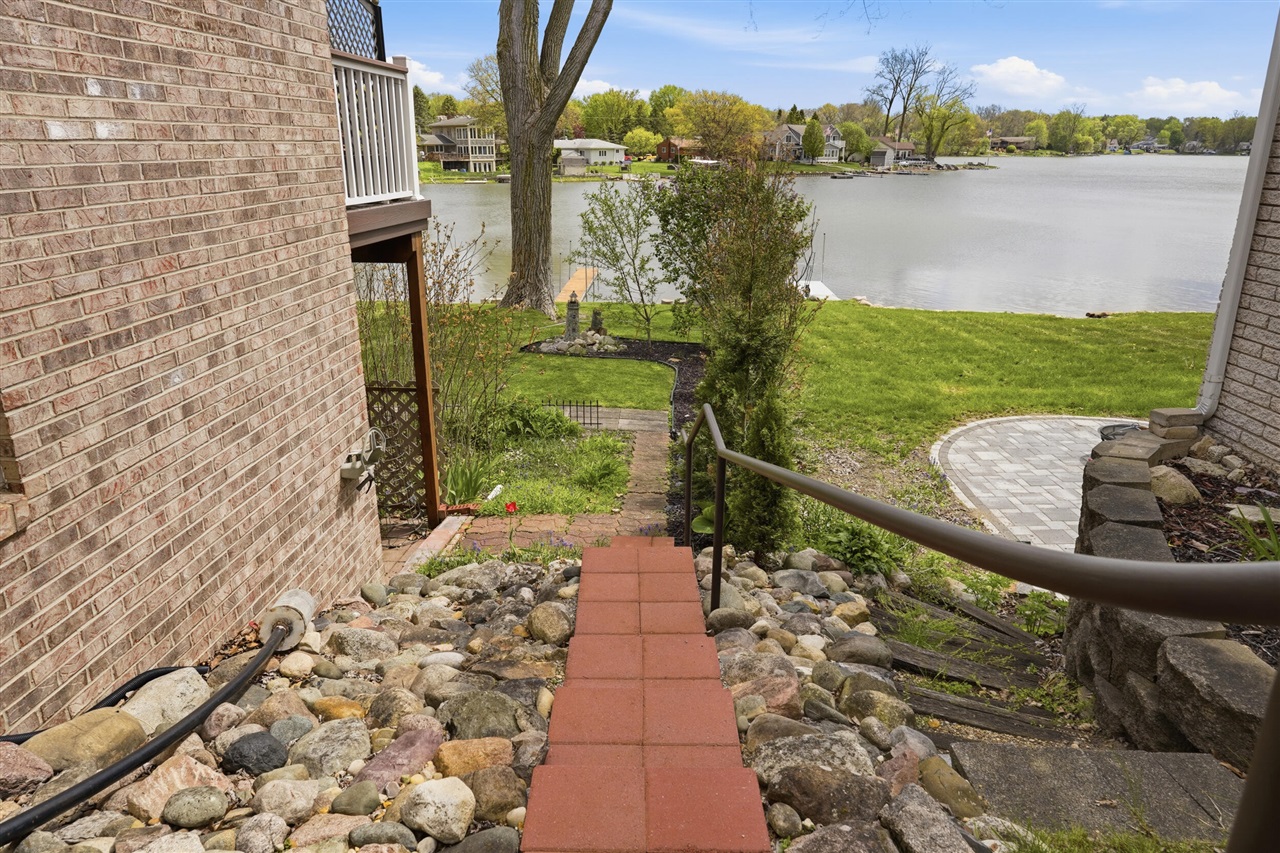 main property photo 45