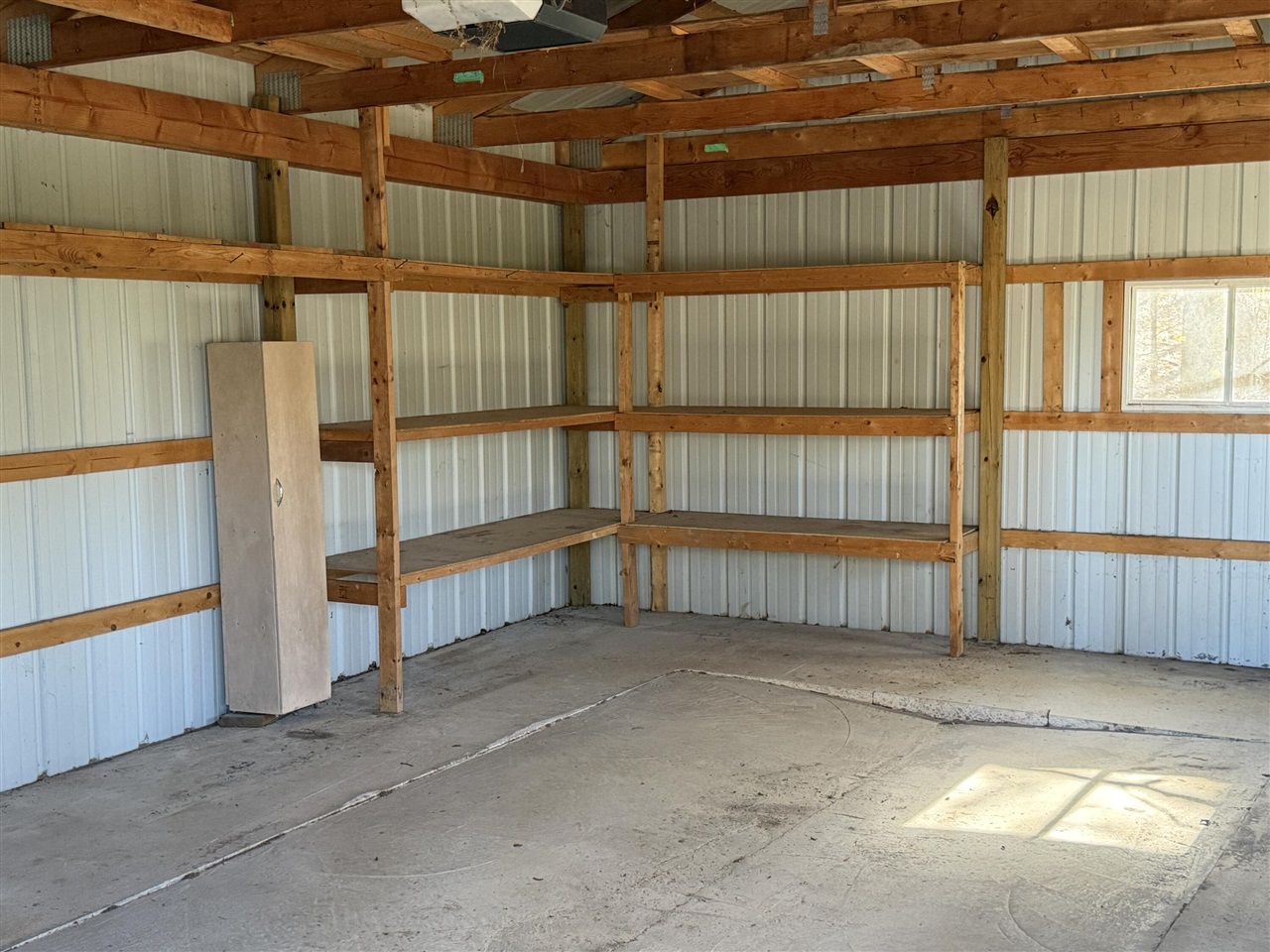 main property photo 30
