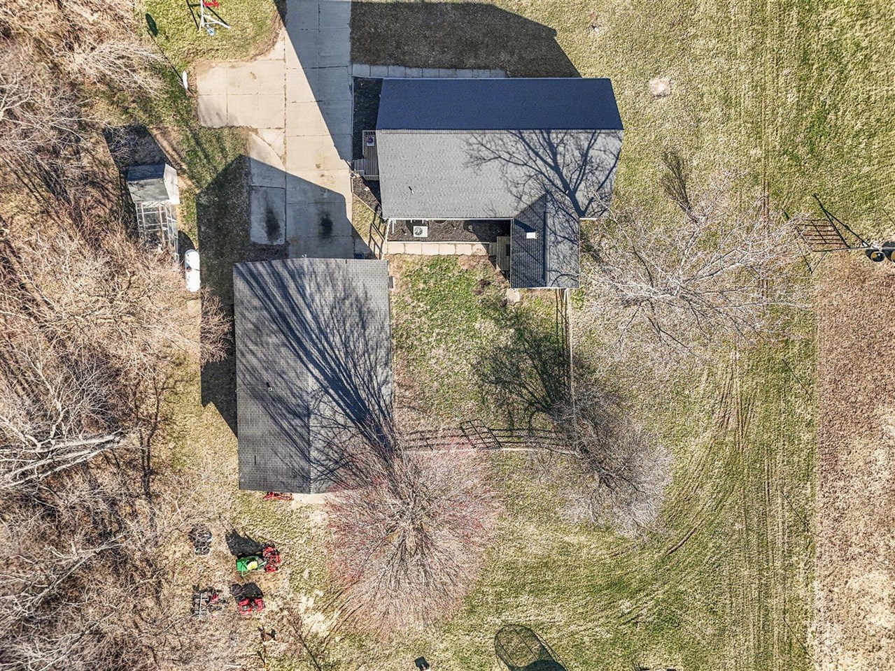 main property photo 45