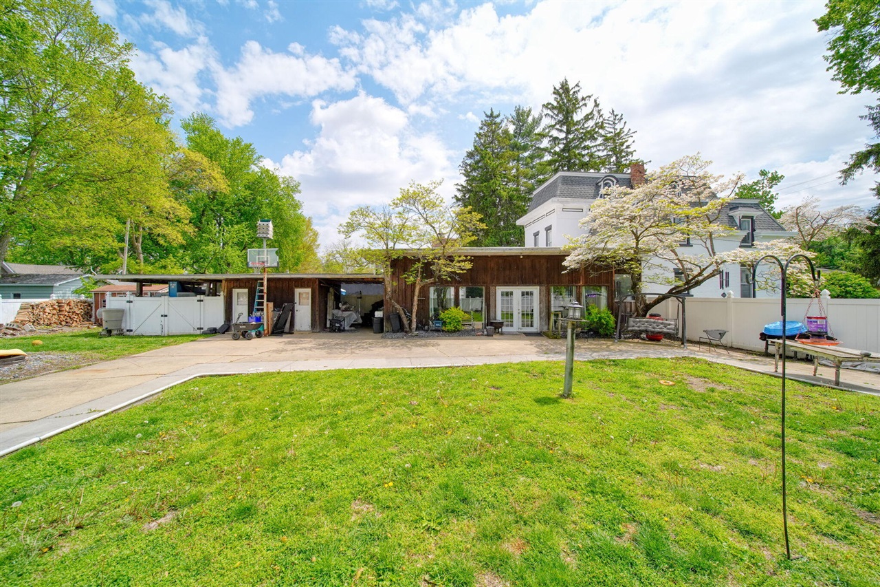 main property photo 50