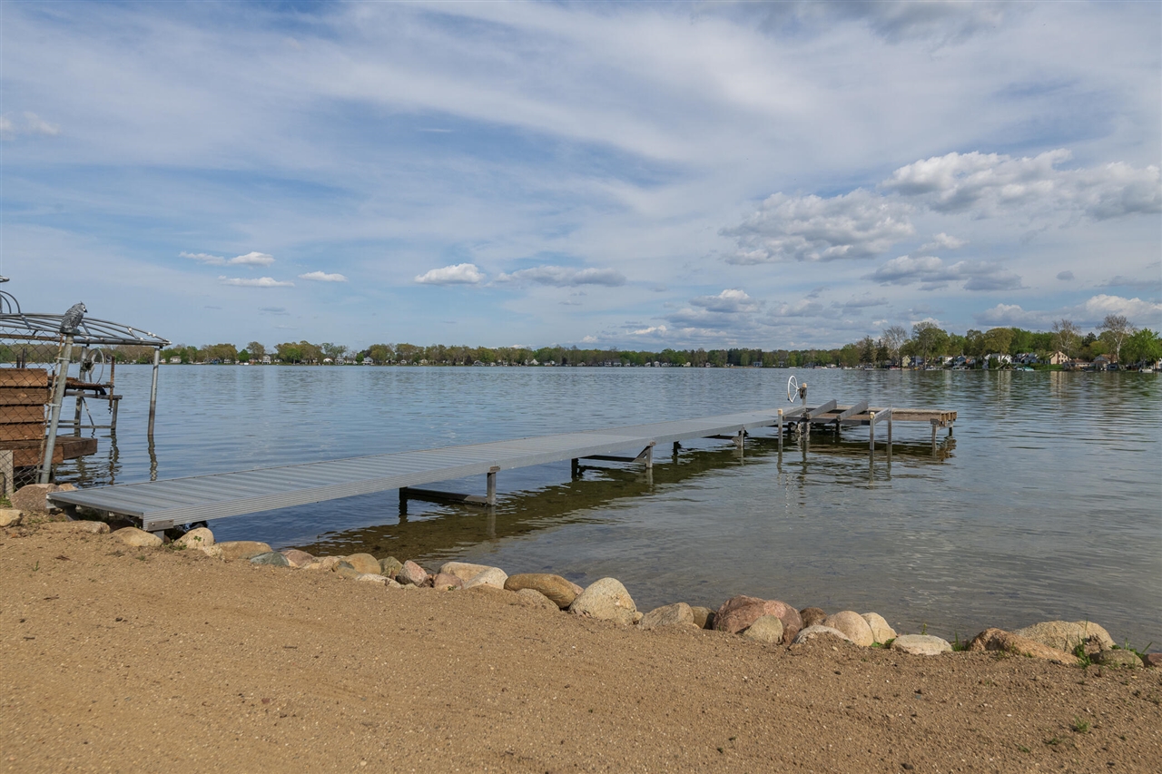 main property photo 76