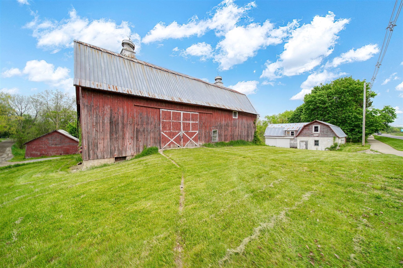 main property photo 5