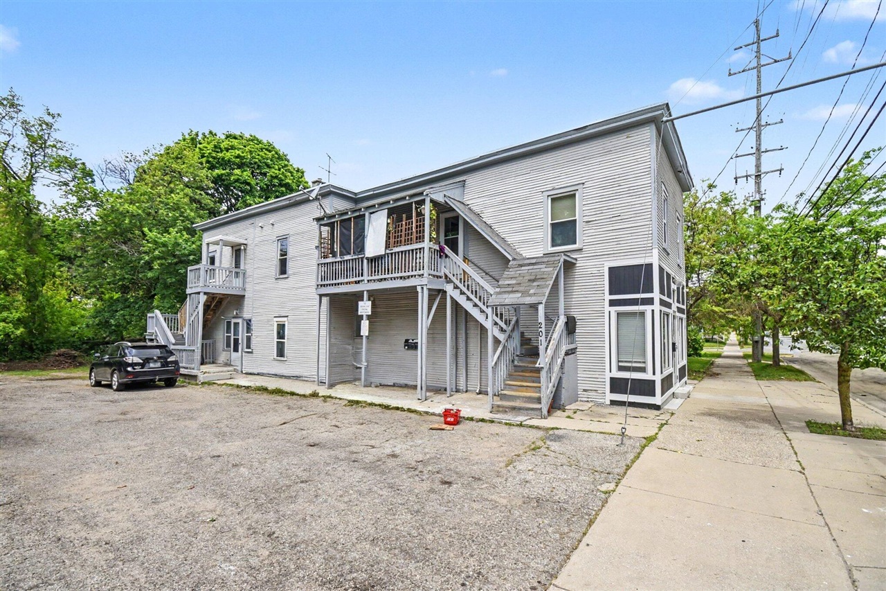 main property photo 38
