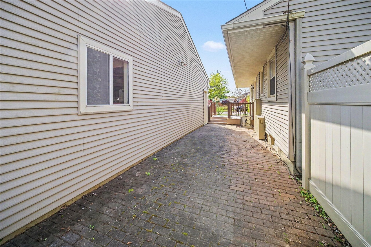 main property photo 19