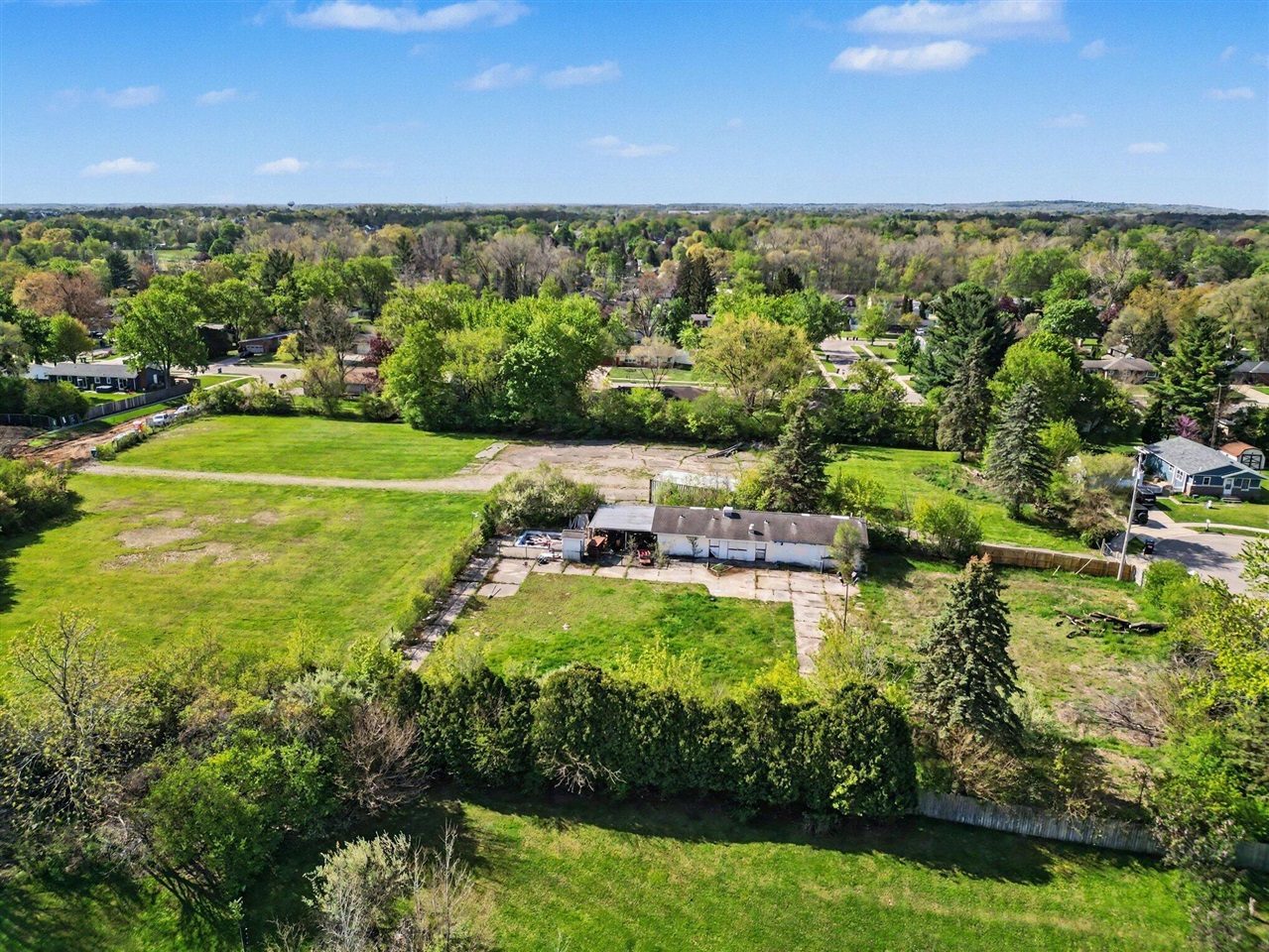 main property photo 14