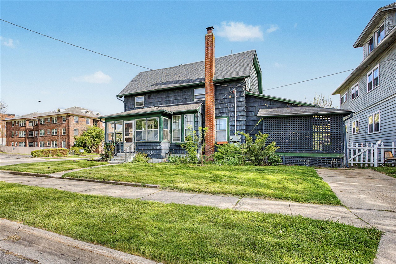 main property photo 11