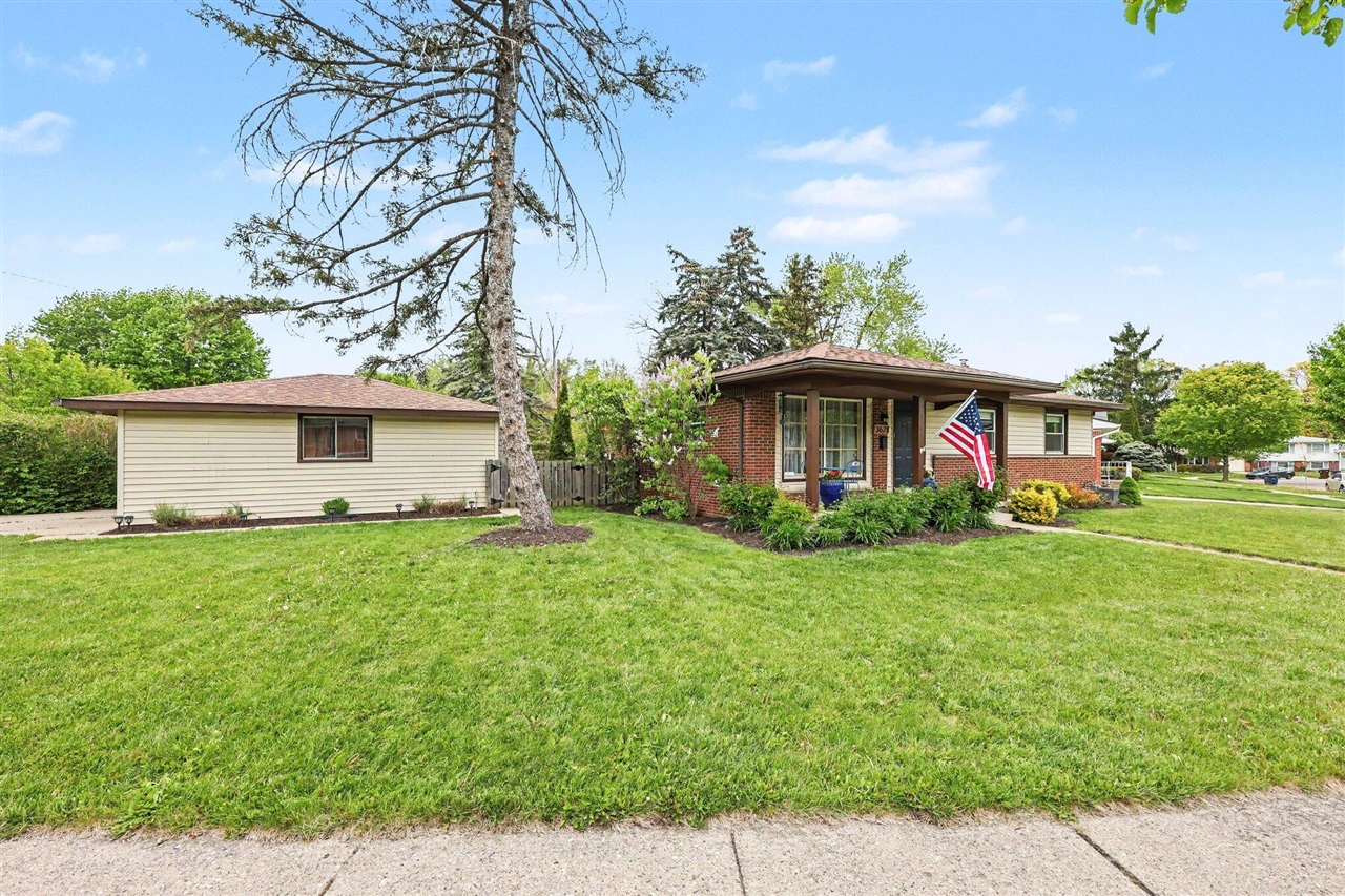 main property photo 3