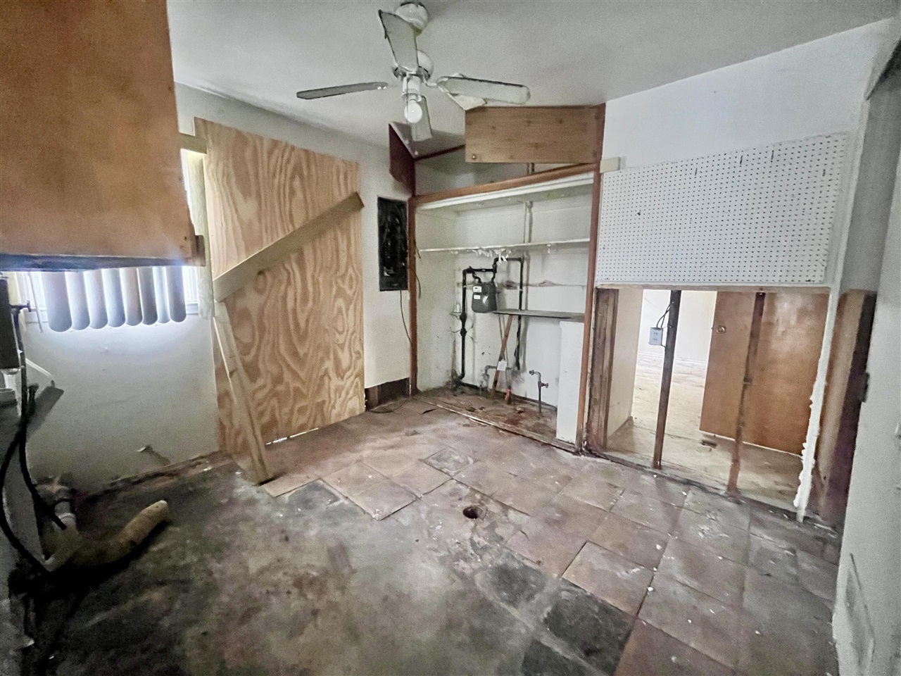 main property photo 16