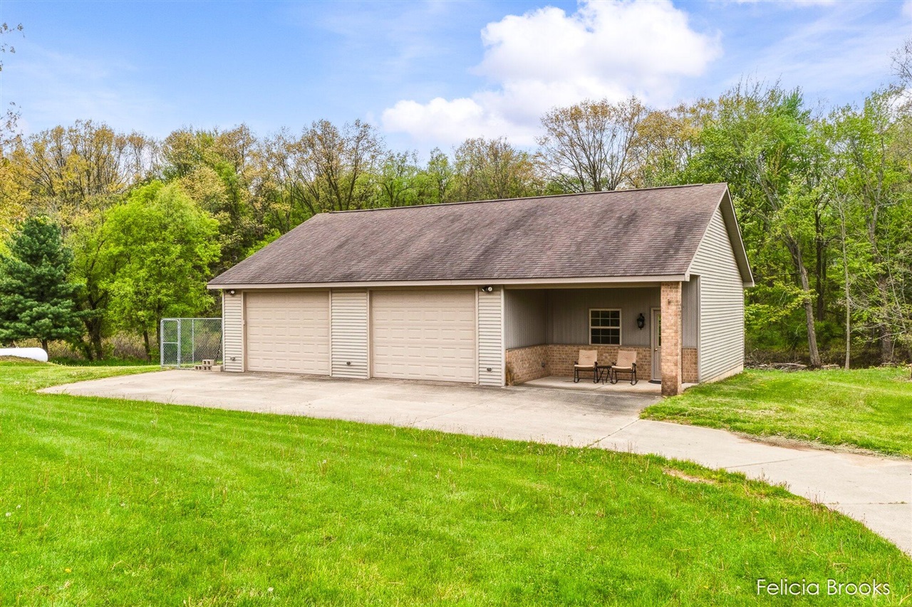 main property photo 58
