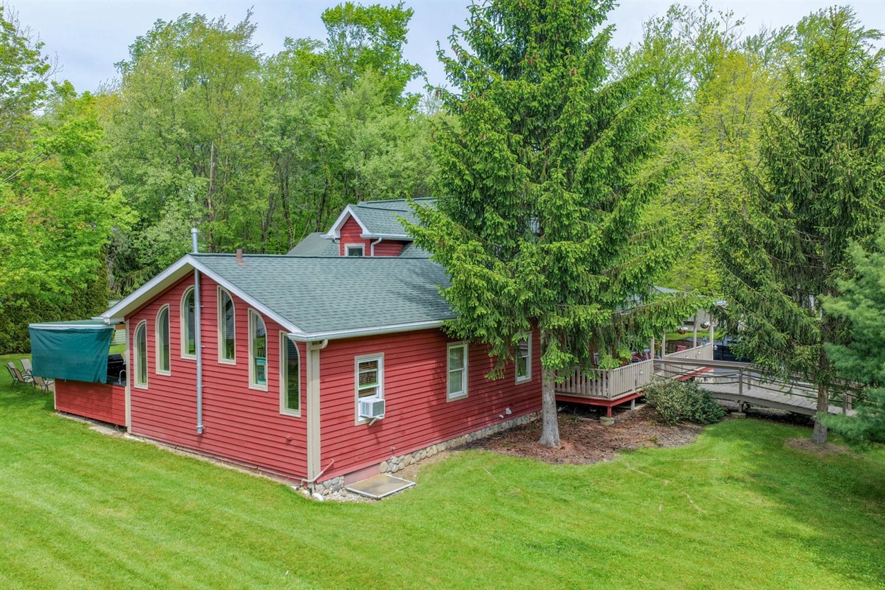 main property photo 32