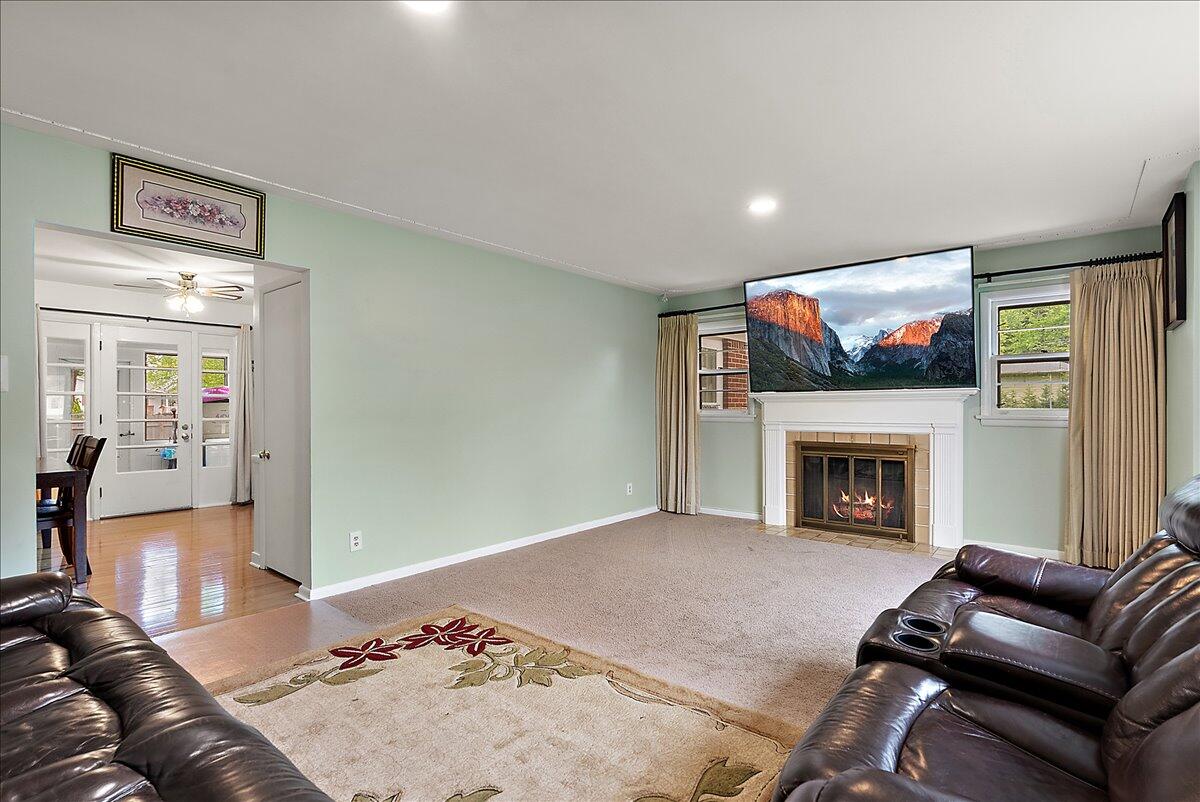 property viewer photo 9