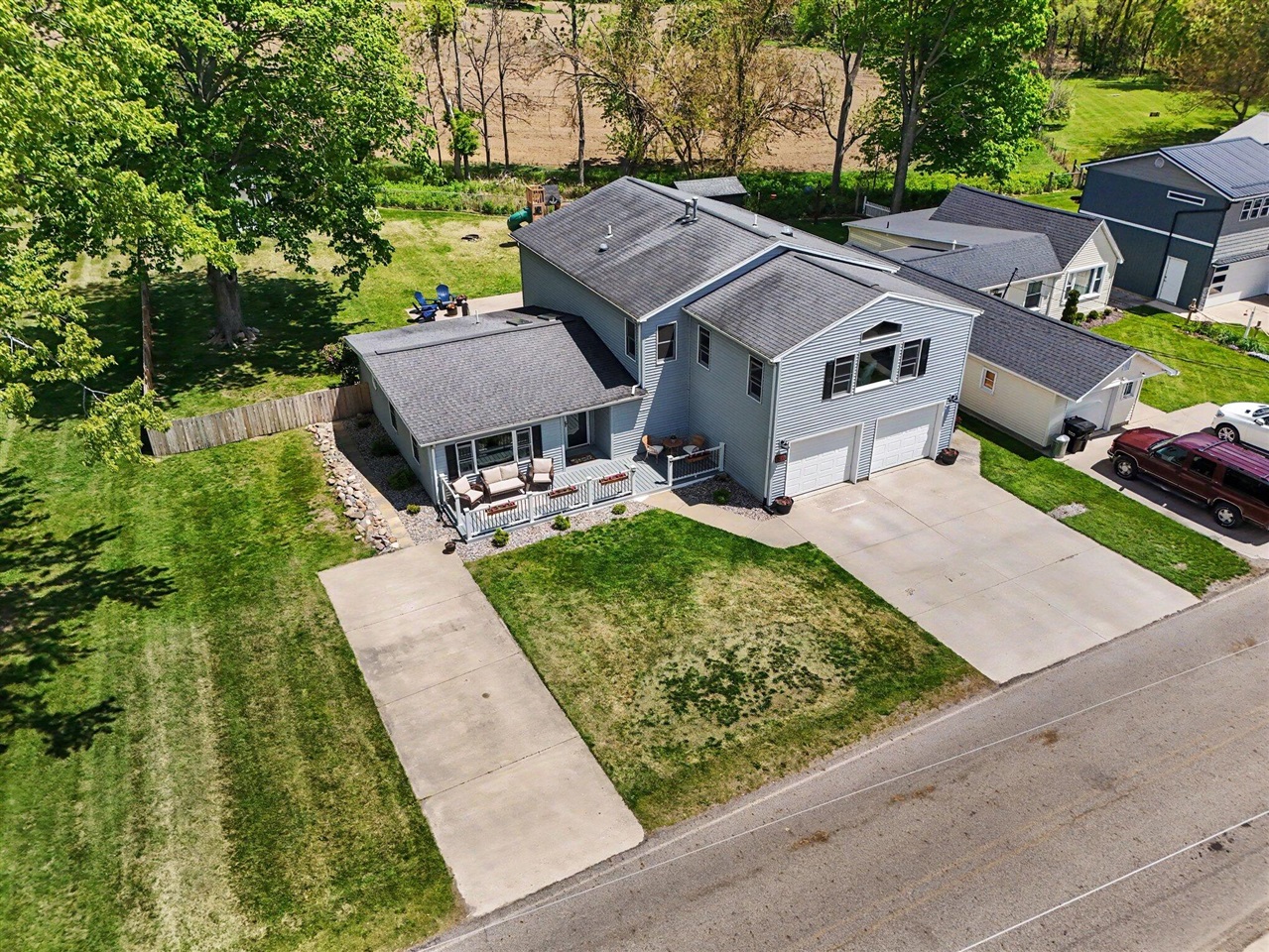 main property photo 38