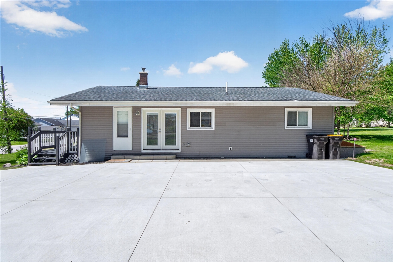 main property photo 9