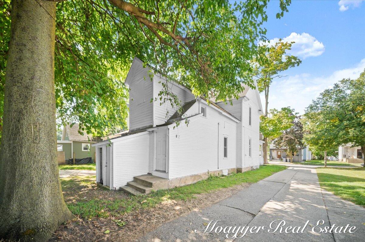 main property photo 24