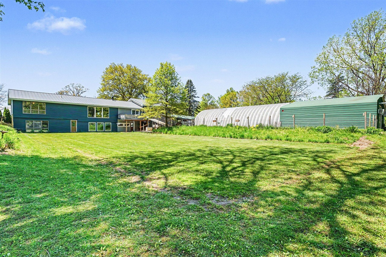 main property photo 28