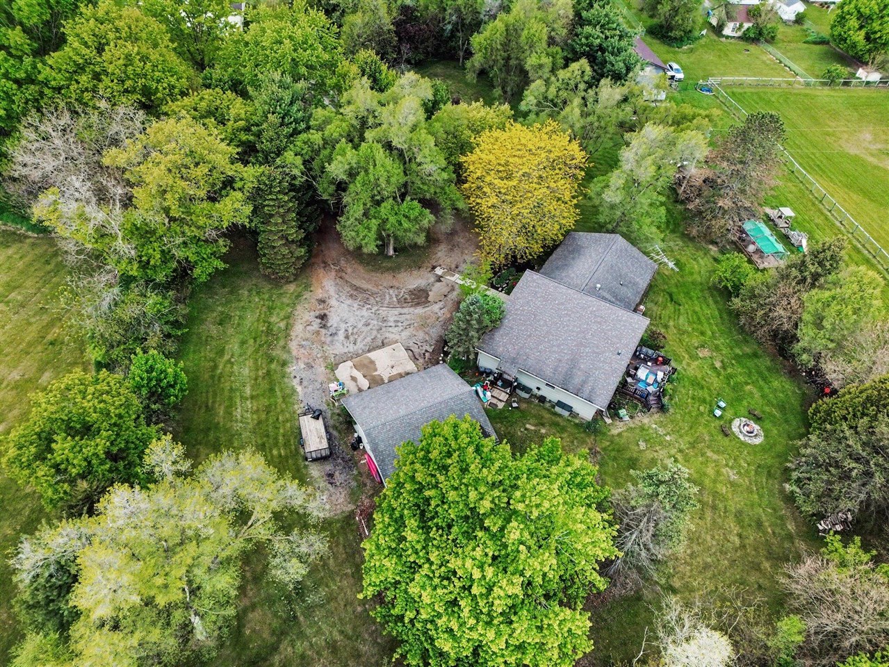 main property photo 25