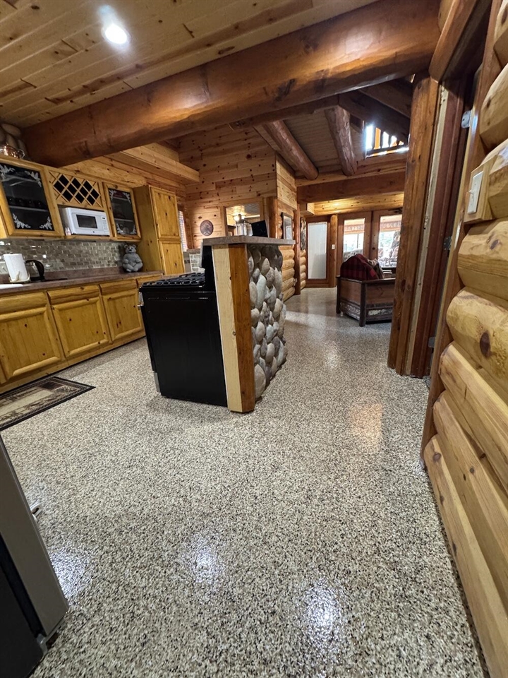 main property photo 76