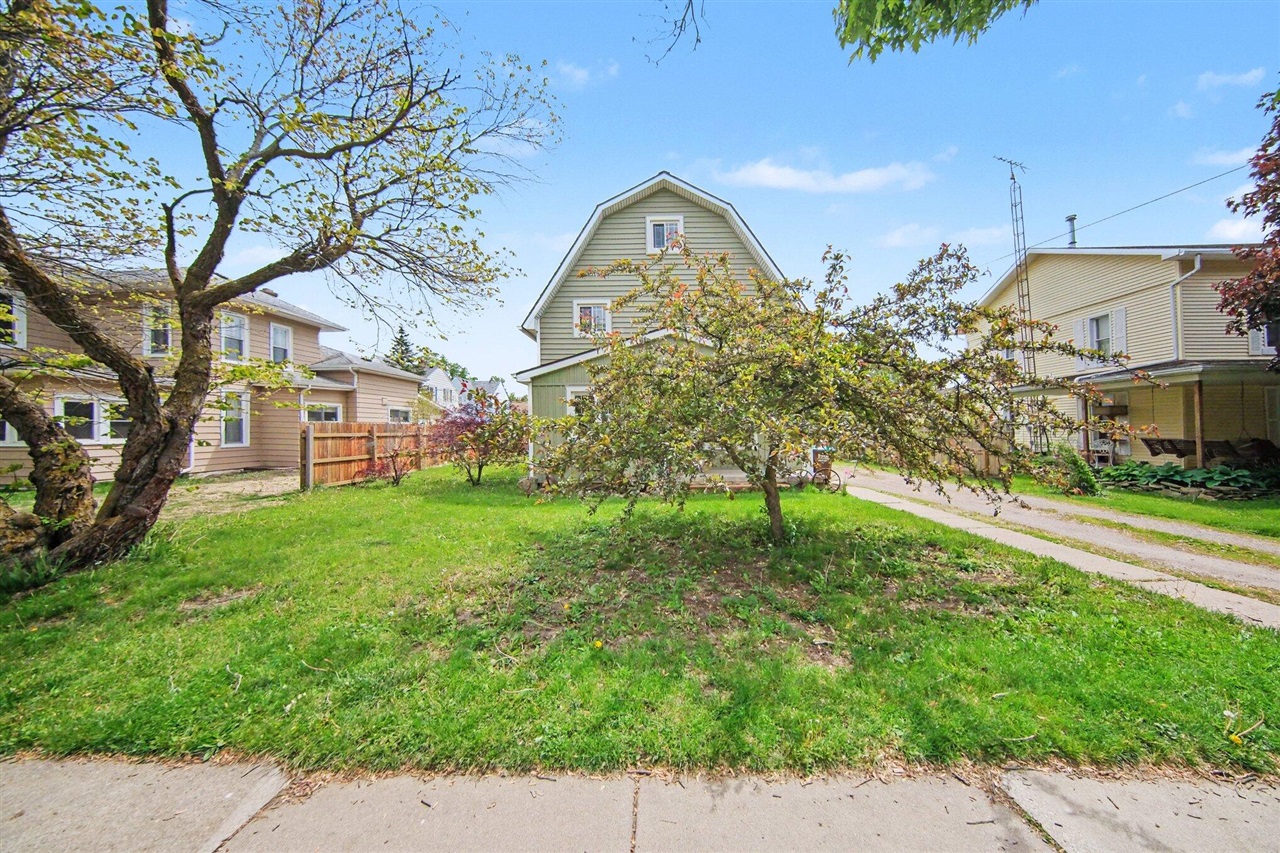 main property photo 47