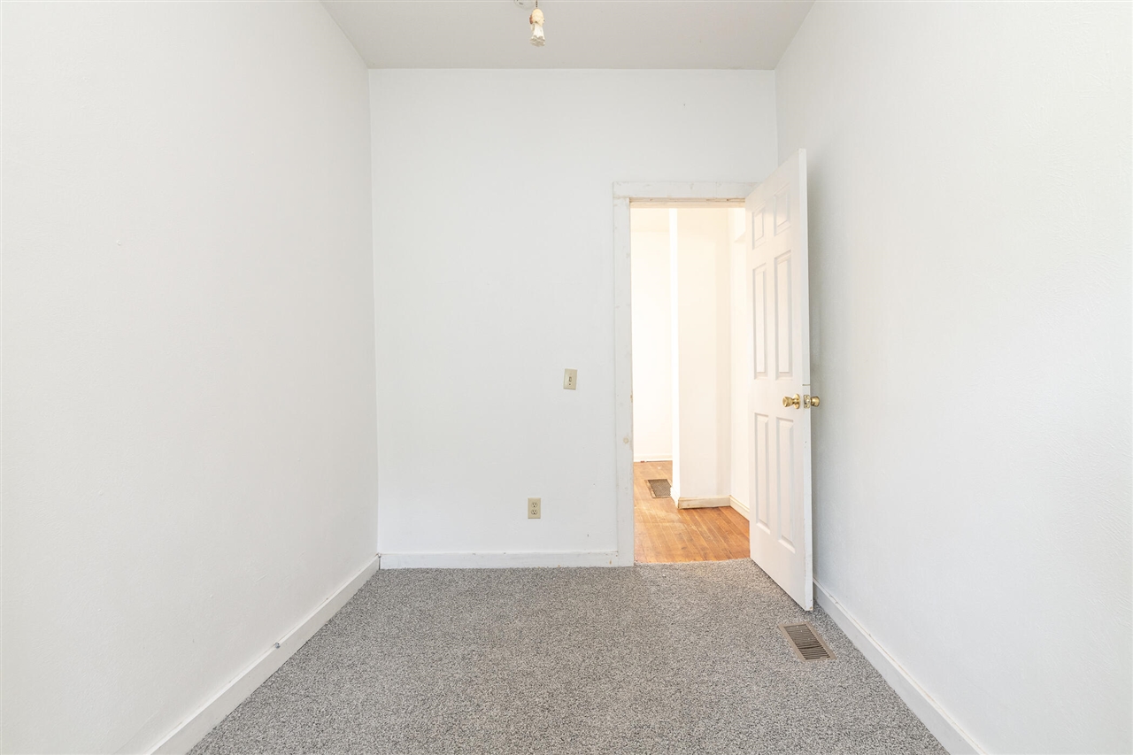 property viewer photo 17