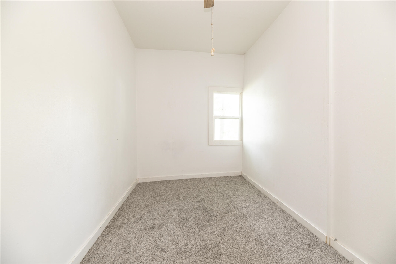 property viewer photo 18