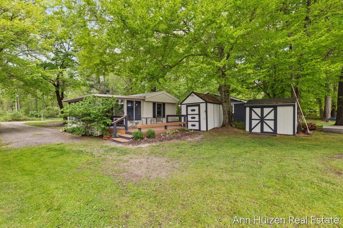 main property photo 17
