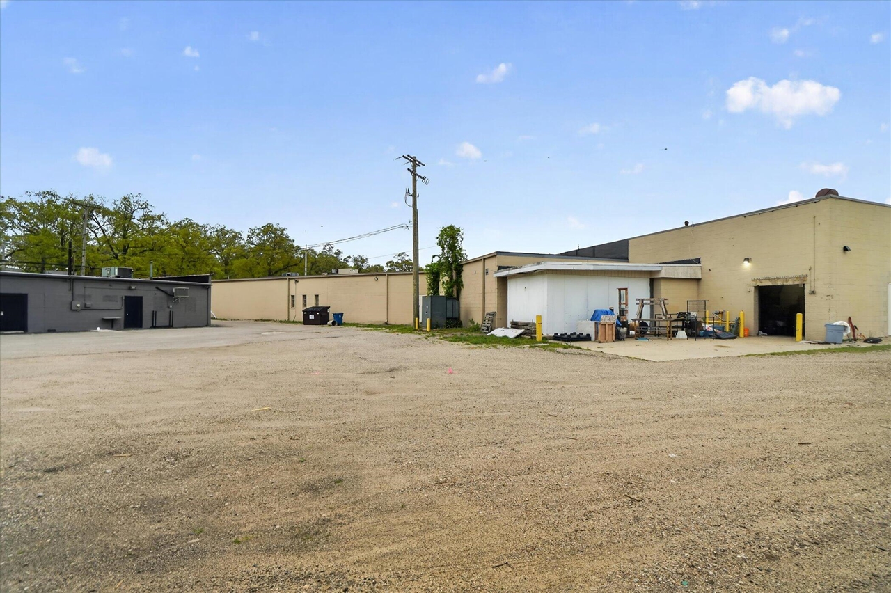 main property photo 56