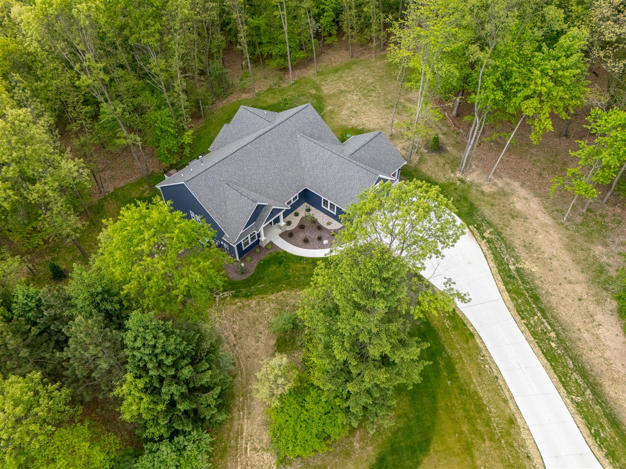 main property photo 45