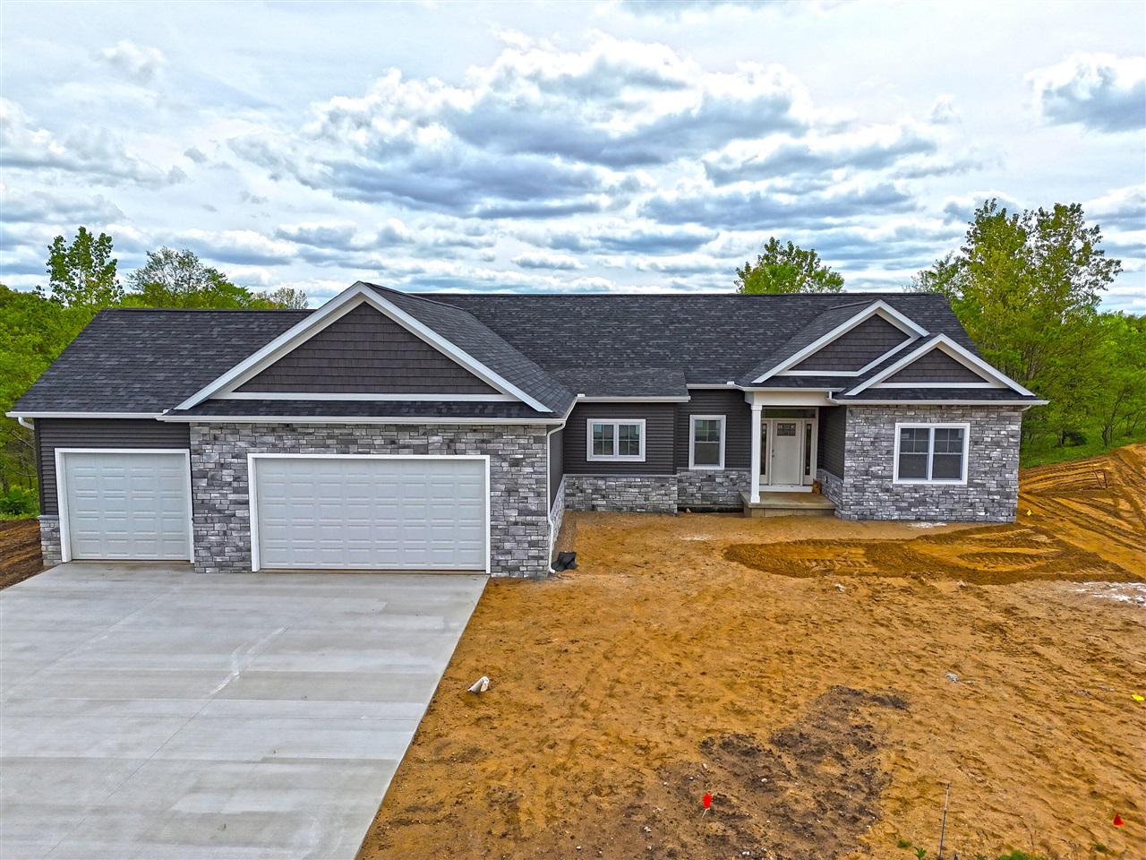 main property photo 0