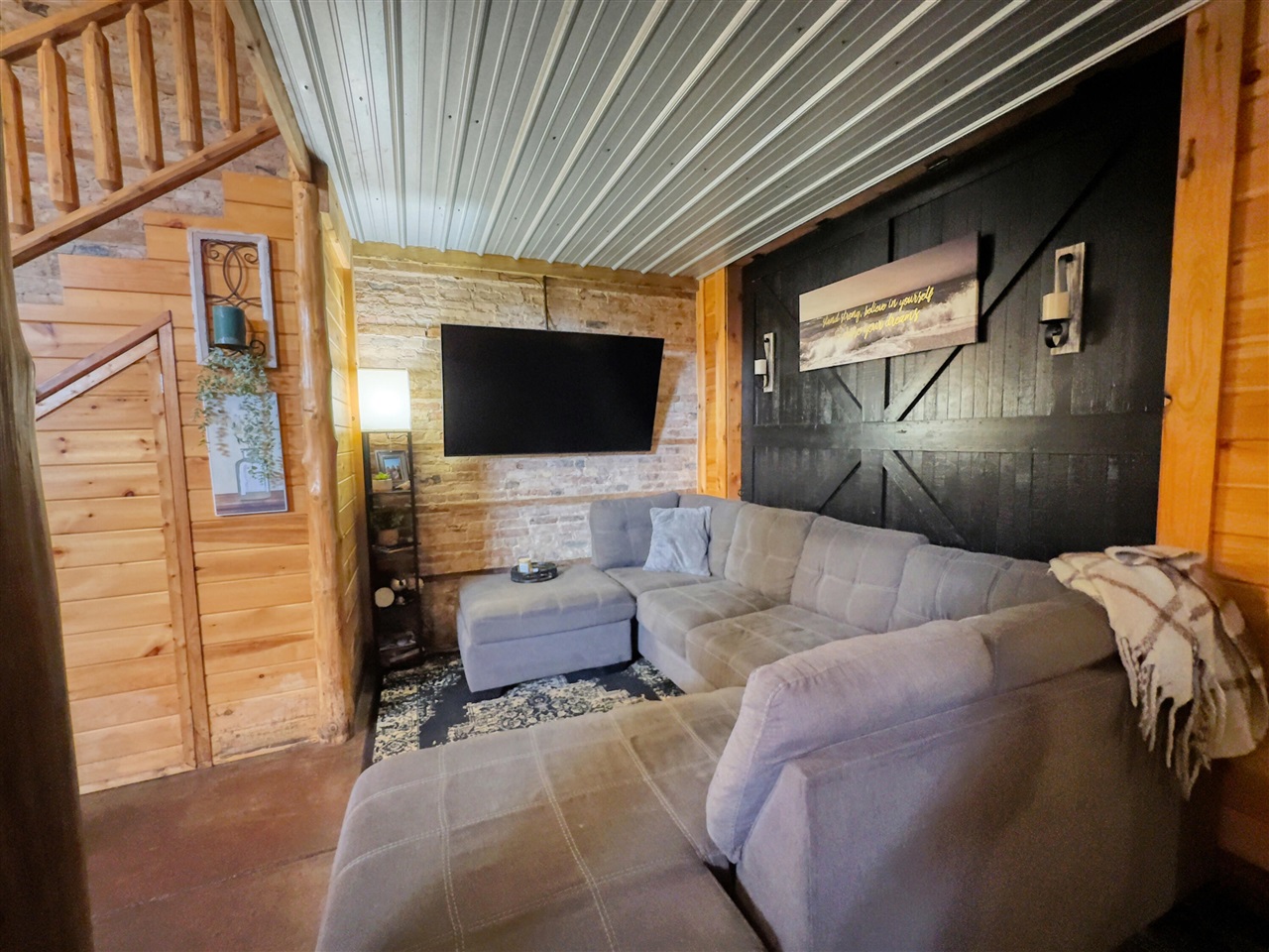 main property photo 48