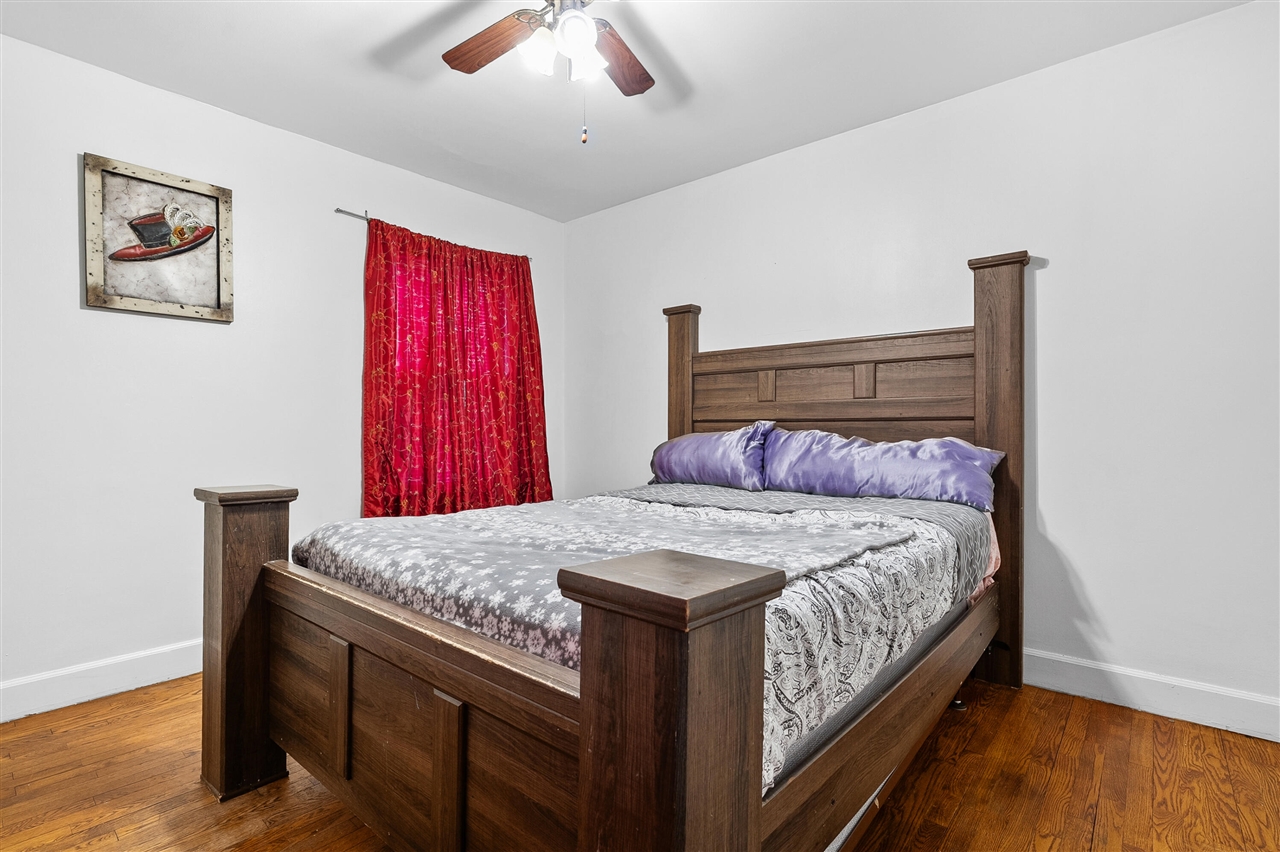 property viewer photo 11