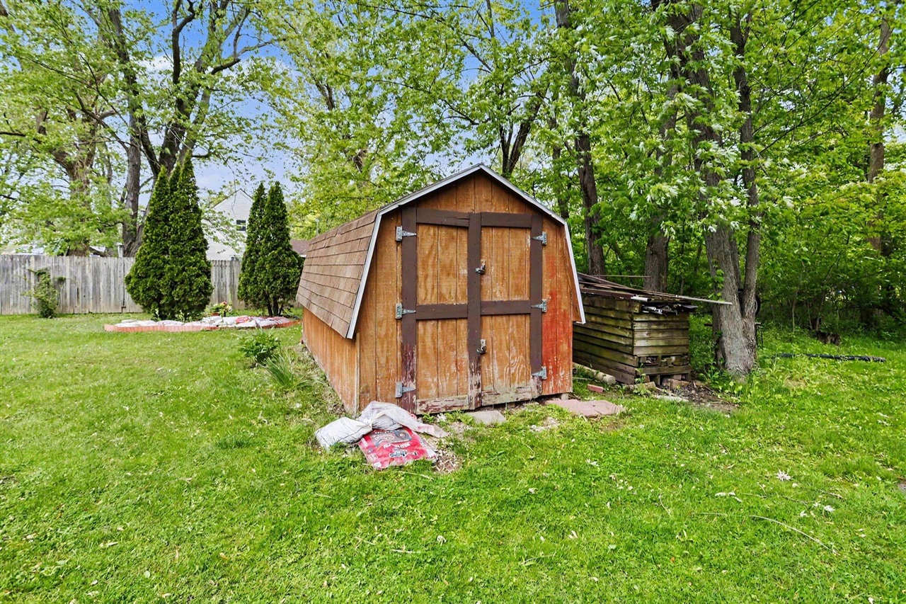 main property photo 13