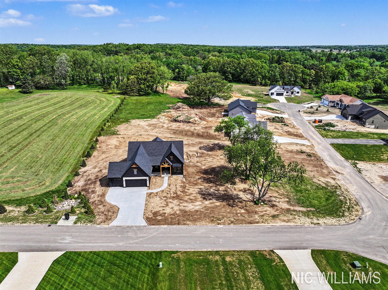 main property photo 11