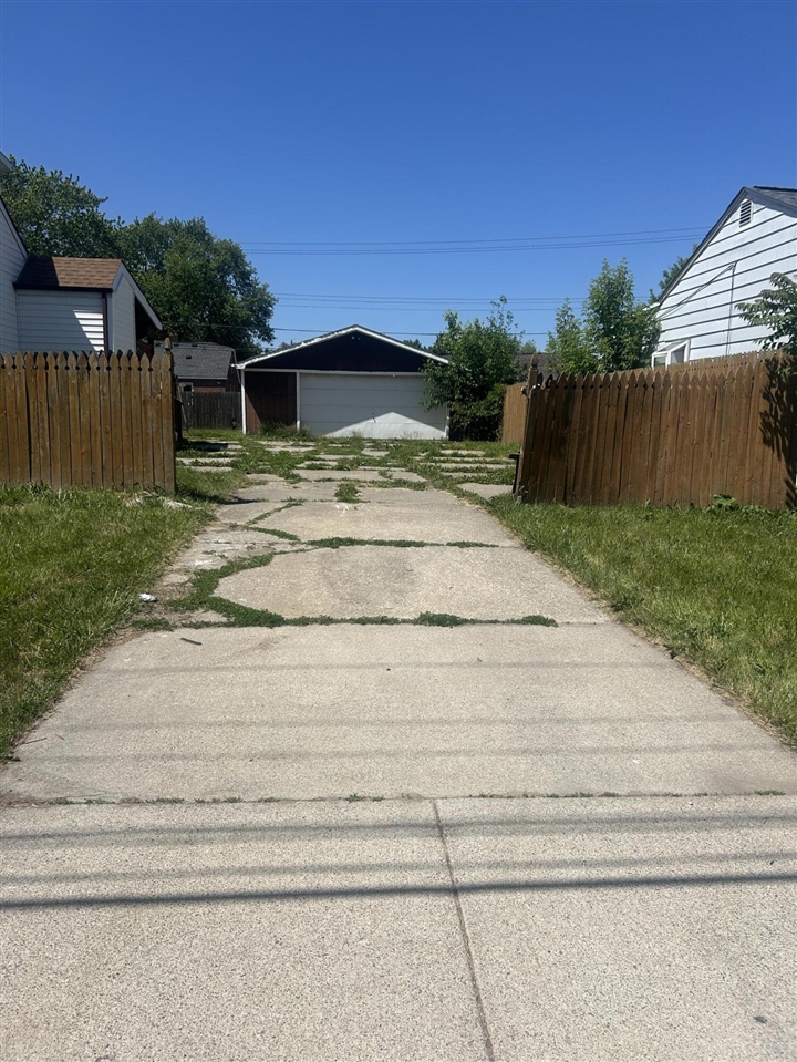 main property photo 20