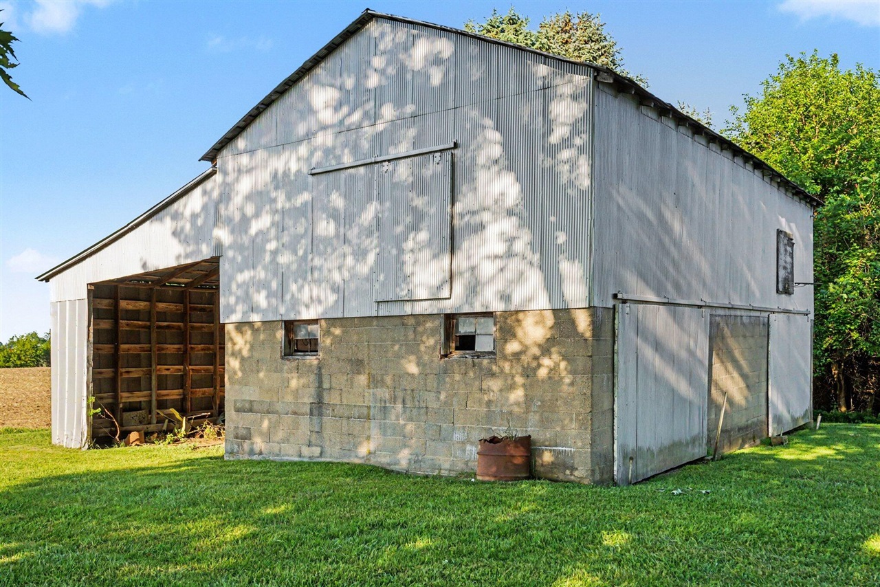 main property photo 23