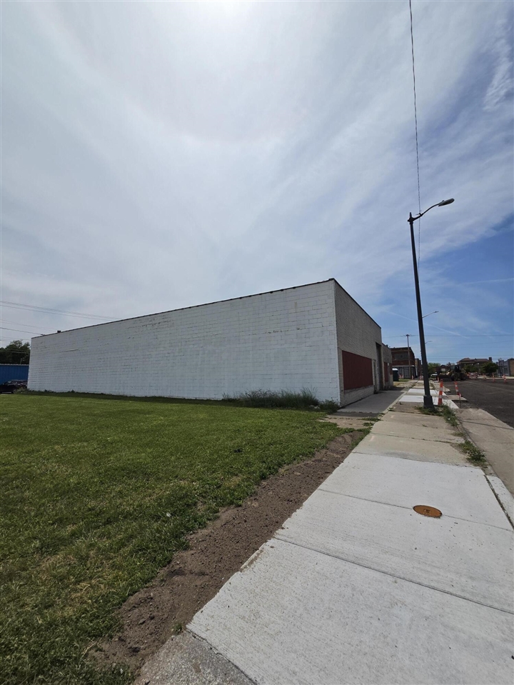 main property photo 12