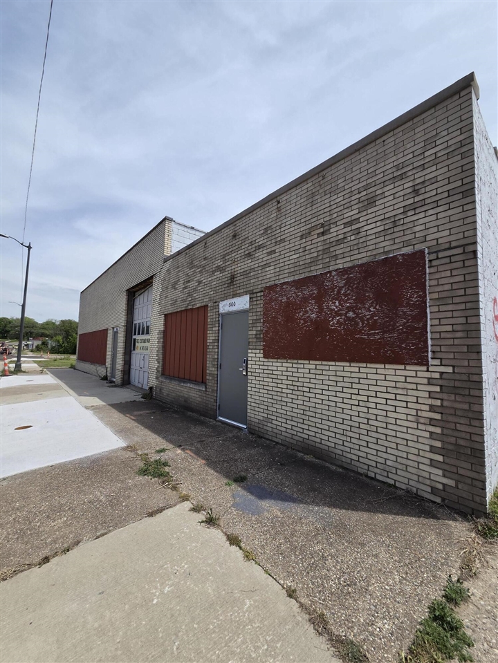 main property photo 2
