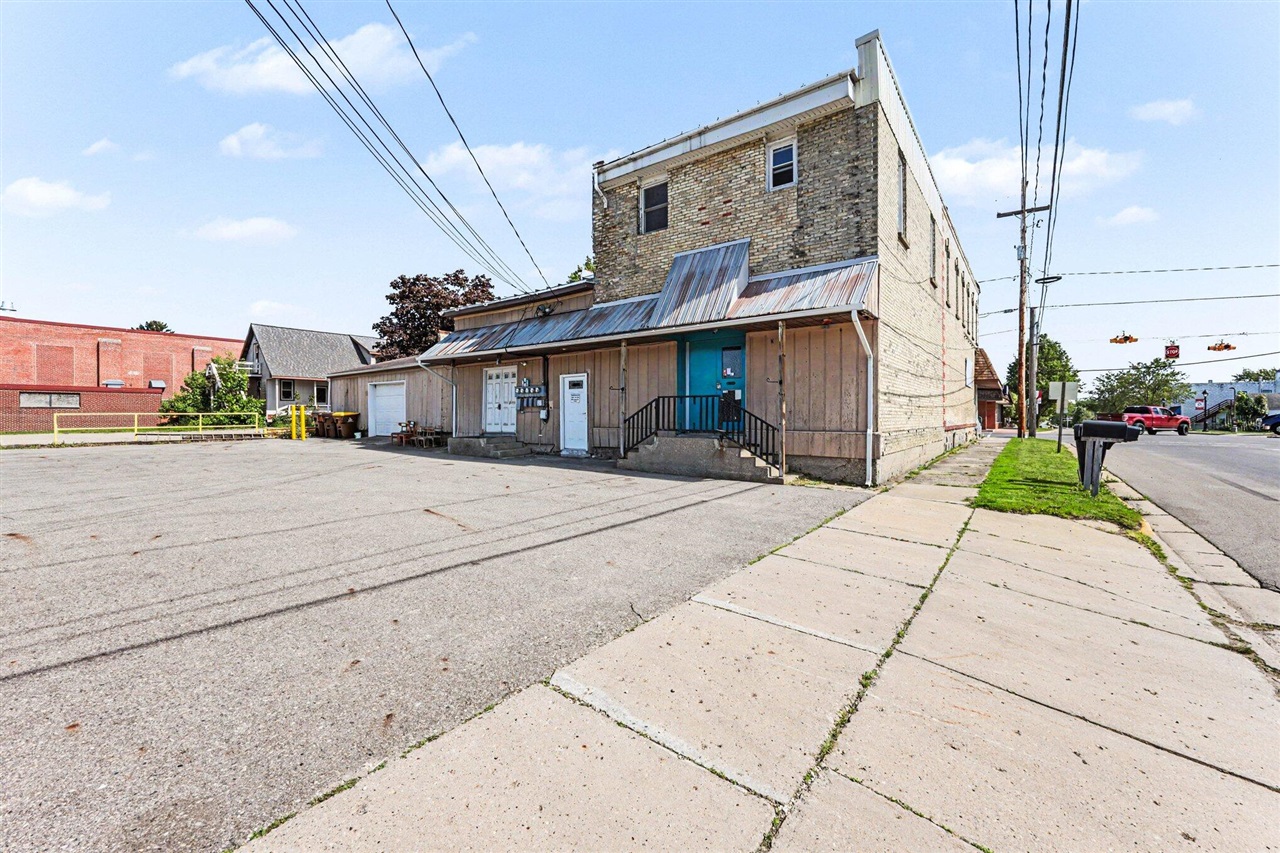 main property photo 16