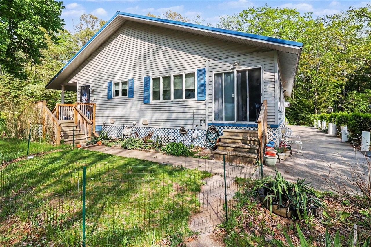 main property photo 18
