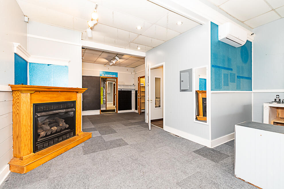 main property photo 9
