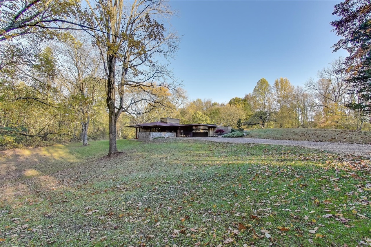 main property photo 6