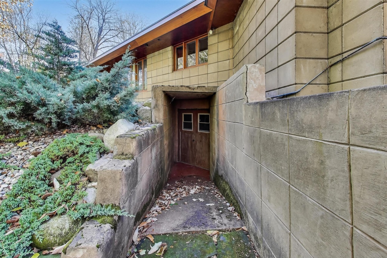 main property photo 77