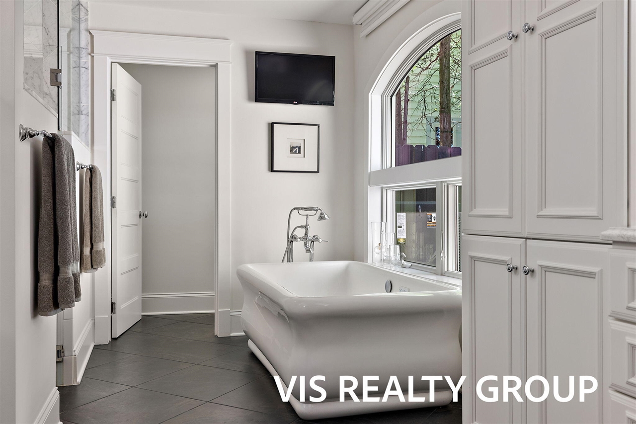 main property photo 75
