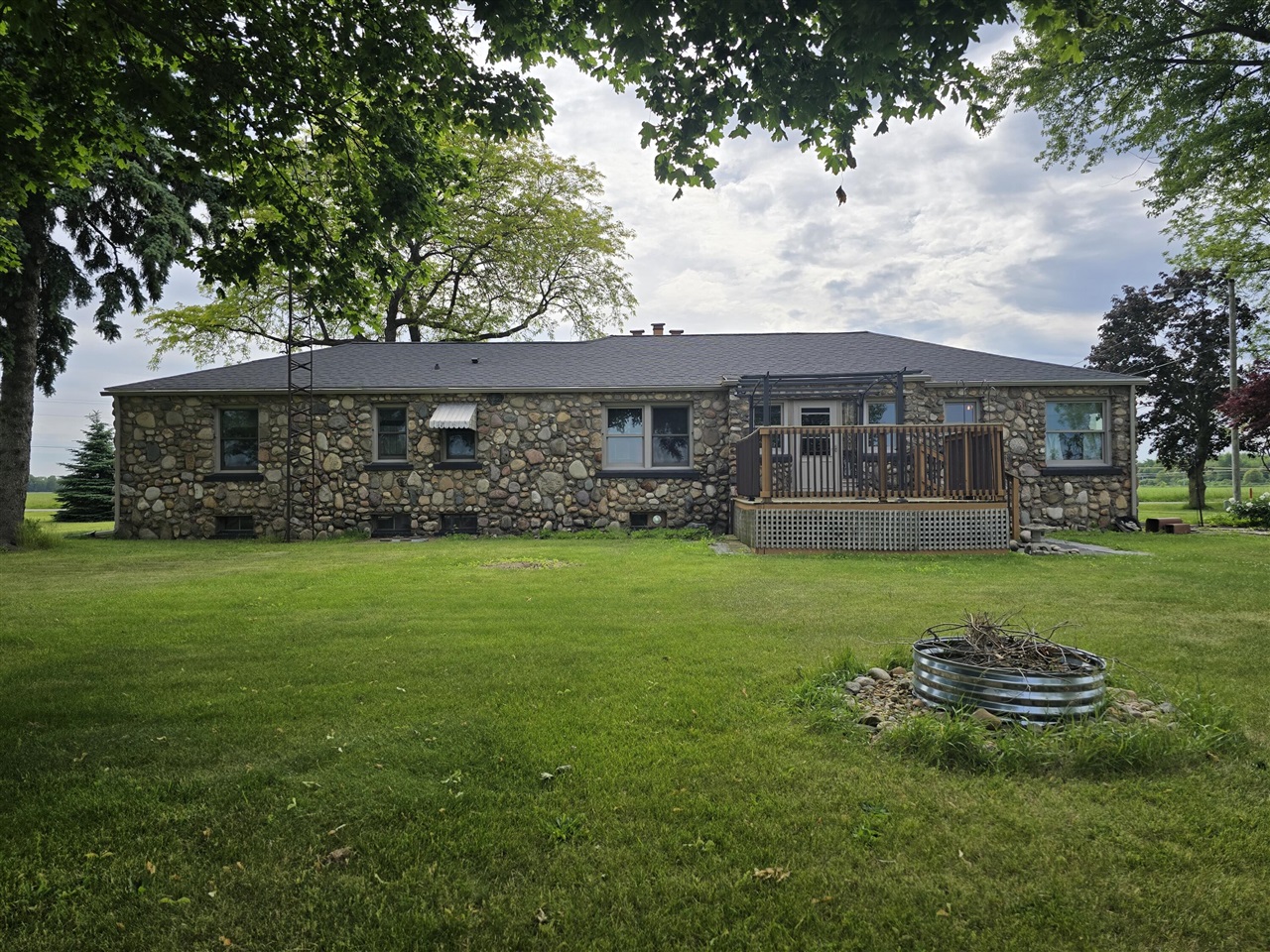 main property photo 11