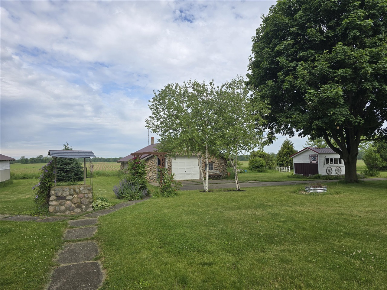 main property photo 25