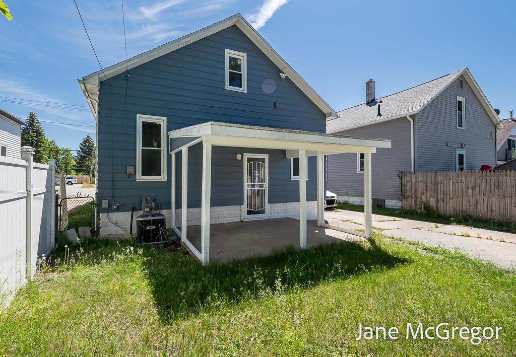 main property photo 29