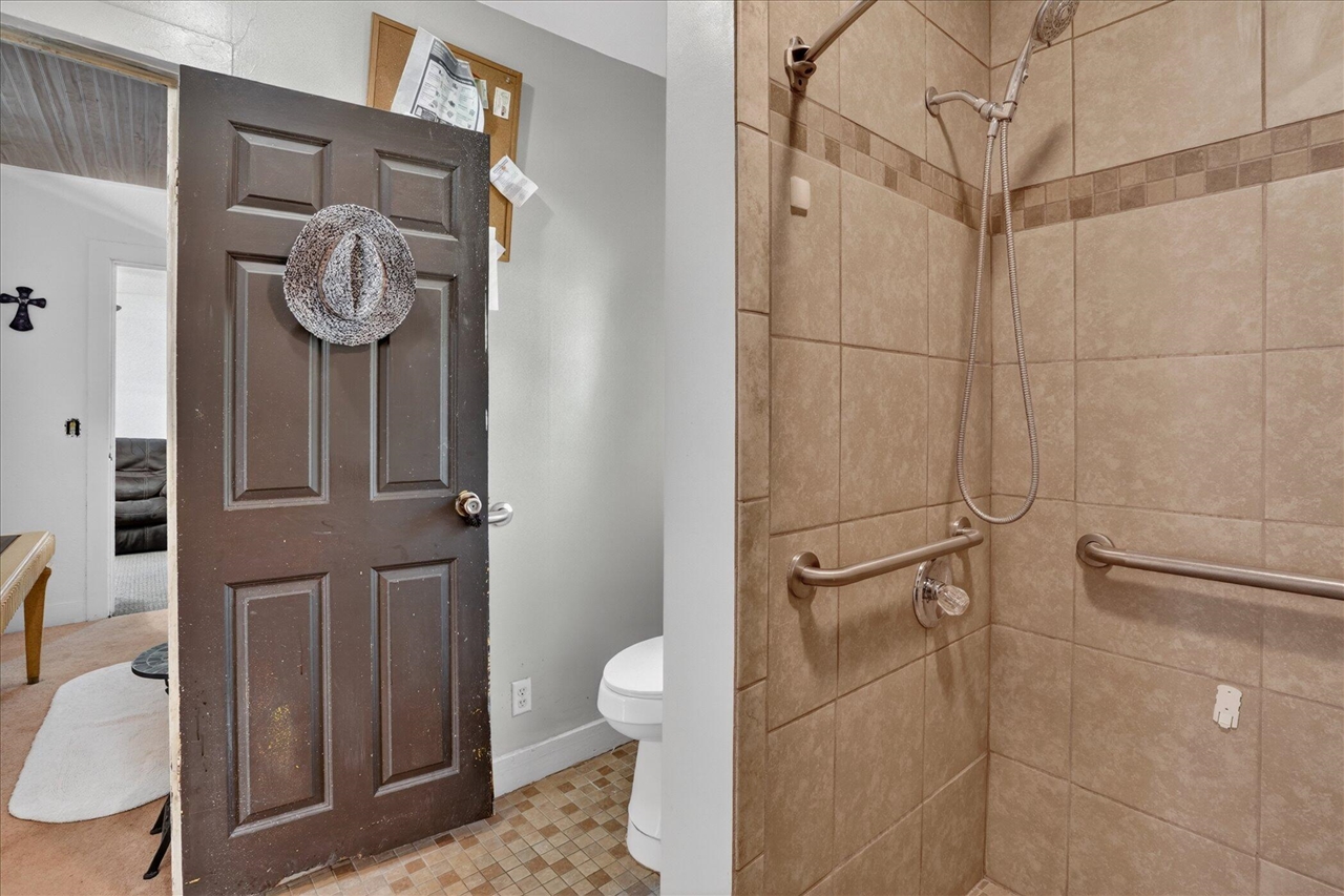 main property photo 11