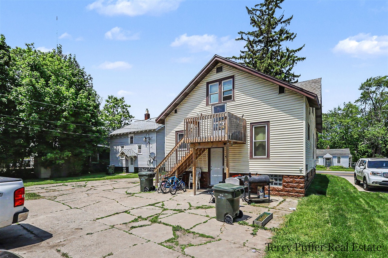 main property photo 28