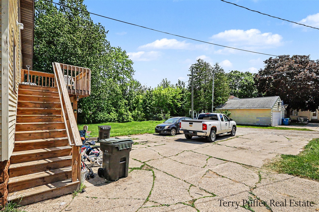 main property photo 29